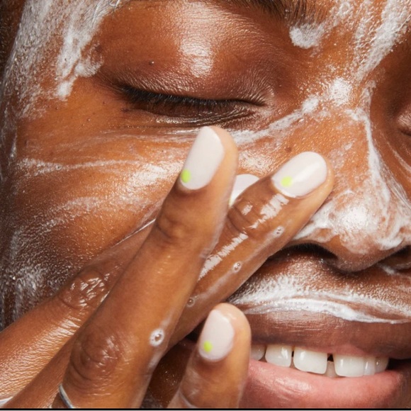 MILK vegan milk cleanser - Picture 2 of 4